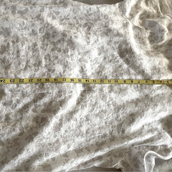 Pretty Spring butterfly print. Pale silvery grey on white. Coldwater Creek. PL. - Picture 7 of 8